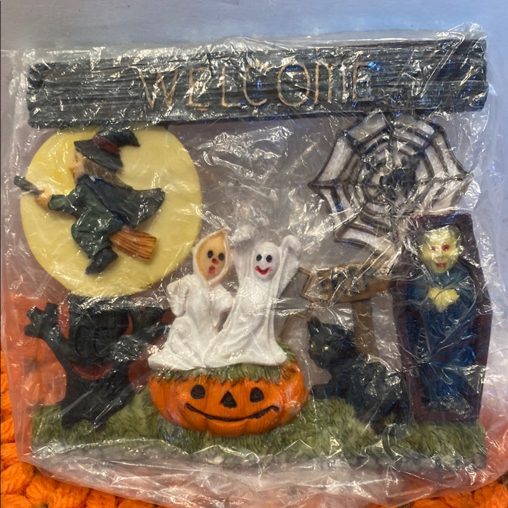 NIP & Vintage “Welcome” Sign for your Halloween Village or Wall Plaque
